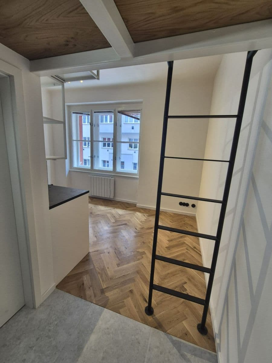 Prenájom bytu 1-izbový 28 m², Stupkova, Praha, Praha Prenájom bytu 1-izbový 28 m², Stupkova, Praha, Praha