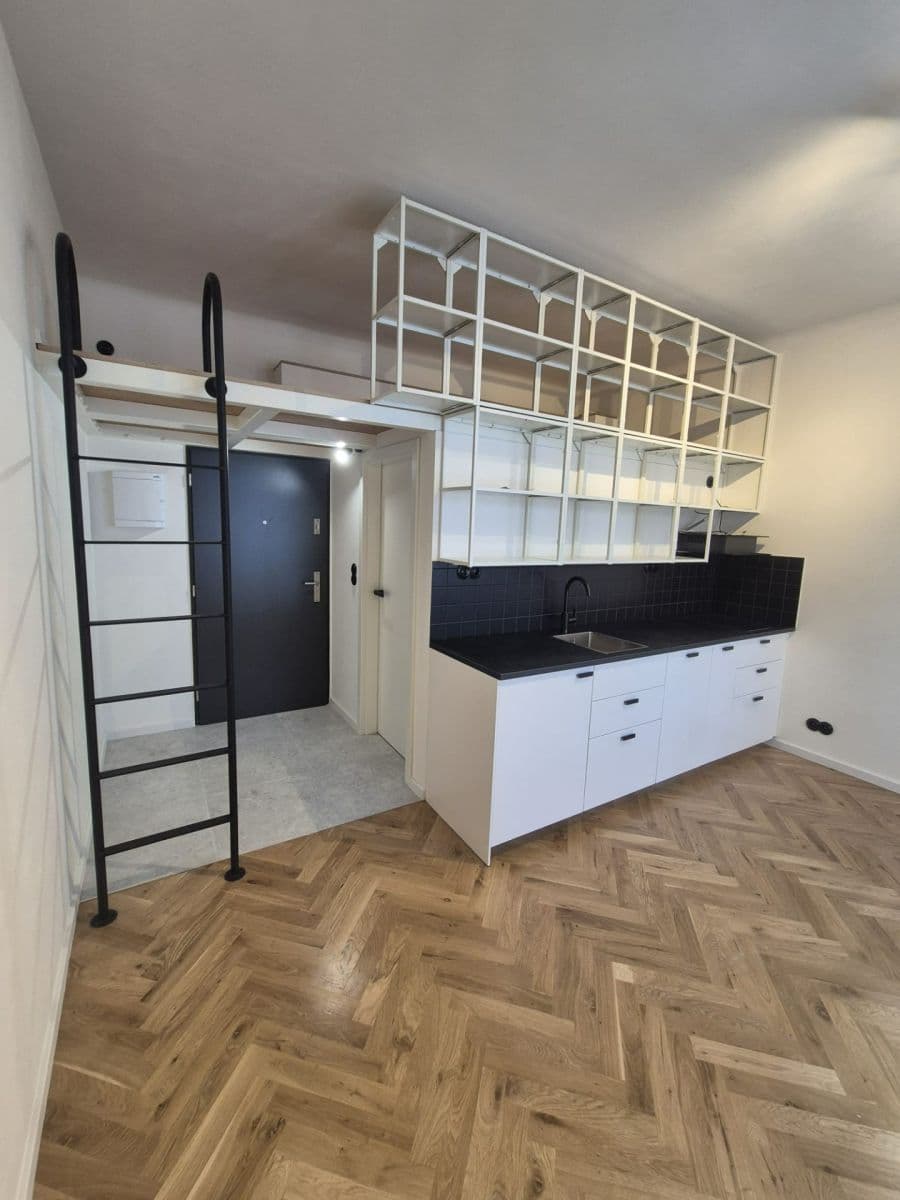 Prenájom bytu 1-izbový 28 m², Stupkova, Praha, Praha Prenájom bytu 1-izbový 28 m², Stupkova, Praha, Praha