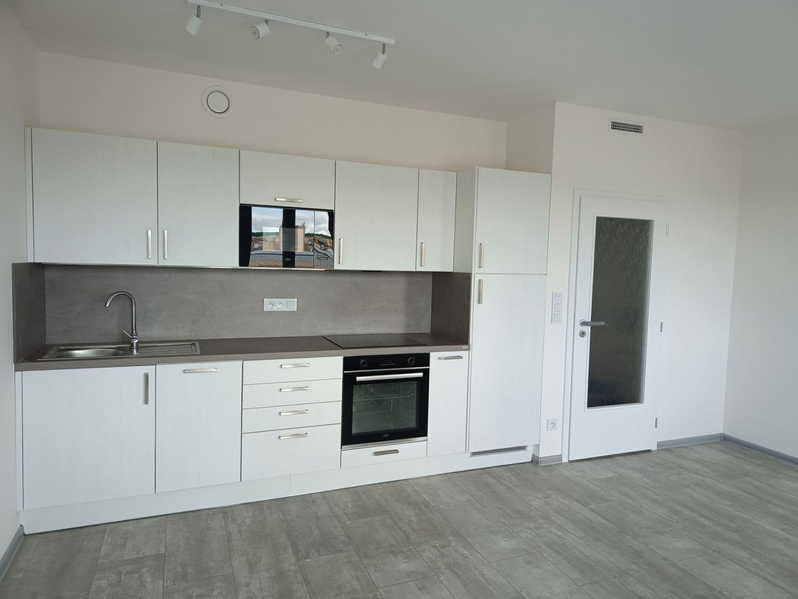 Prenájom bytu 1-izbový 30 m², Arnošta Staňka, Praha, Praha Prenájom bytu 1-izbový 30 m², Arnošta Staňka, Praha, Praha