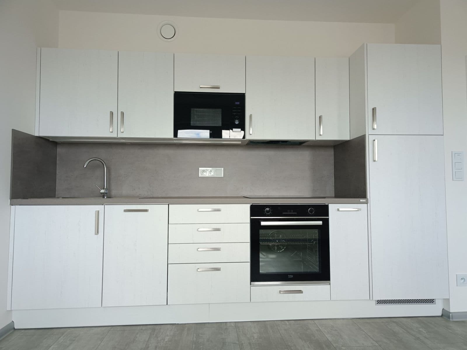Prenájom bytu 1-izbový 30 m², Arnošta Staňka, Praha, Praha Prenájom bytu 1-izbový 30 m², Arnošta Staňka, Praha, Praha