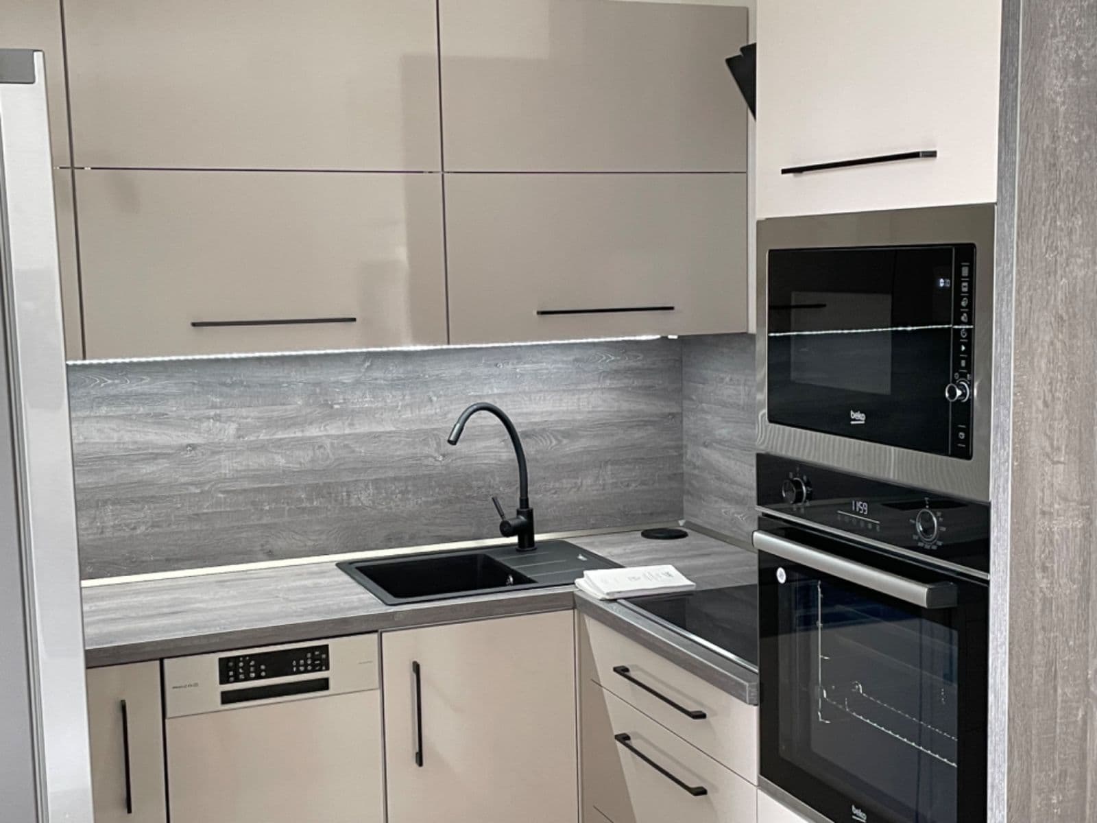 Prenájom bytu 2-izbový 56 m², V Hliníkách, Chrudim, Pardubický kraj Prenájom bytu 2-izbový 56 m², V Hliníkách, Chrudim, Pardubický kraj