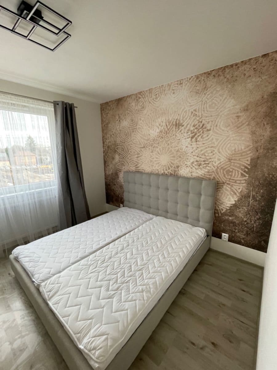 Prenájom bytu 2-izbový 56 m², V Hliníkách, Chrudim, Pardubický kraj Prenájom bytu 2-izbový 56 m², V Hliníkách, Chrudim, Pardubický kraj