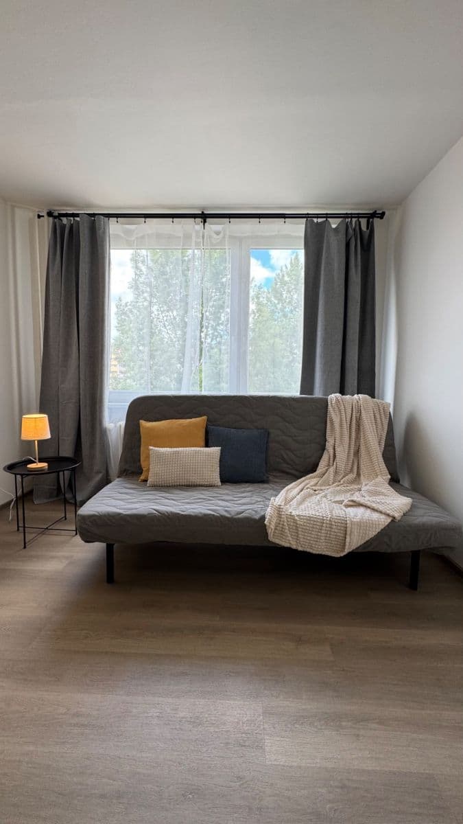 Prenájom bytu 3-izbový 16 m², Nušlova, Praha, Praha Prenájom bytu 3-izbový 16 m², Nušlova, Praha, Praha