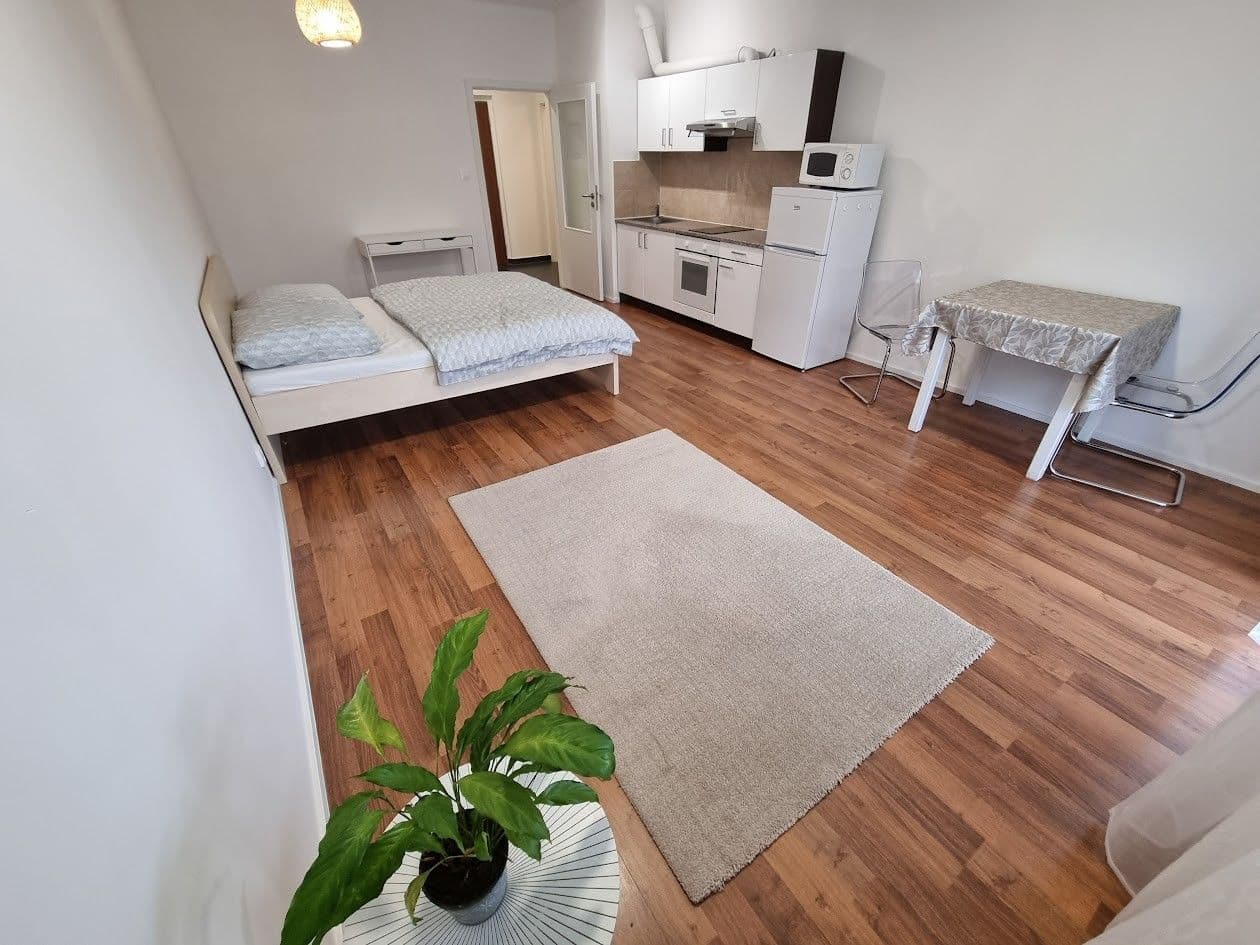 Prenájom bytu 1-izbový 38 m², Babická, Praha, Praha Prenájom bytu 1-izbový 38 m², Babická, Praha, Praha