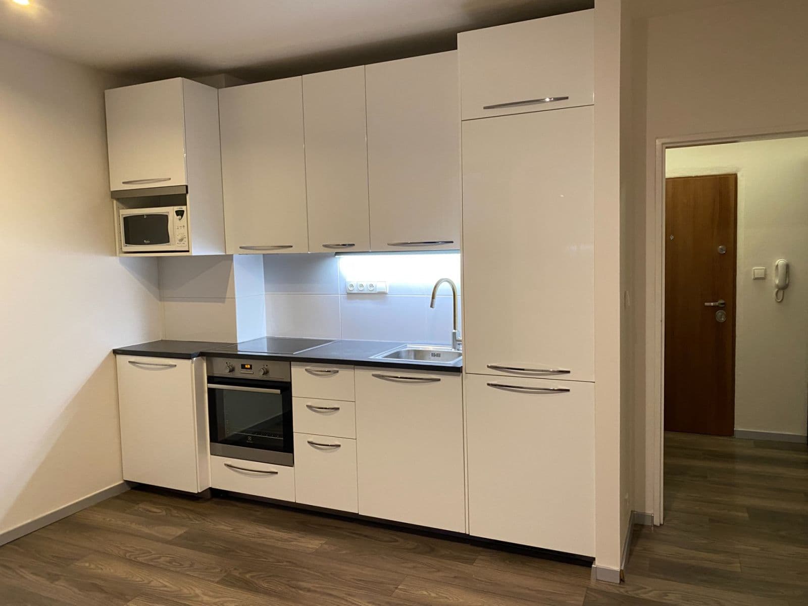 Prenájom bytu 1-izbový 30 m², Písnická, Praha, Praha Prenájom bytu 1-izbový 30 m², Písnická, Praha, Praha