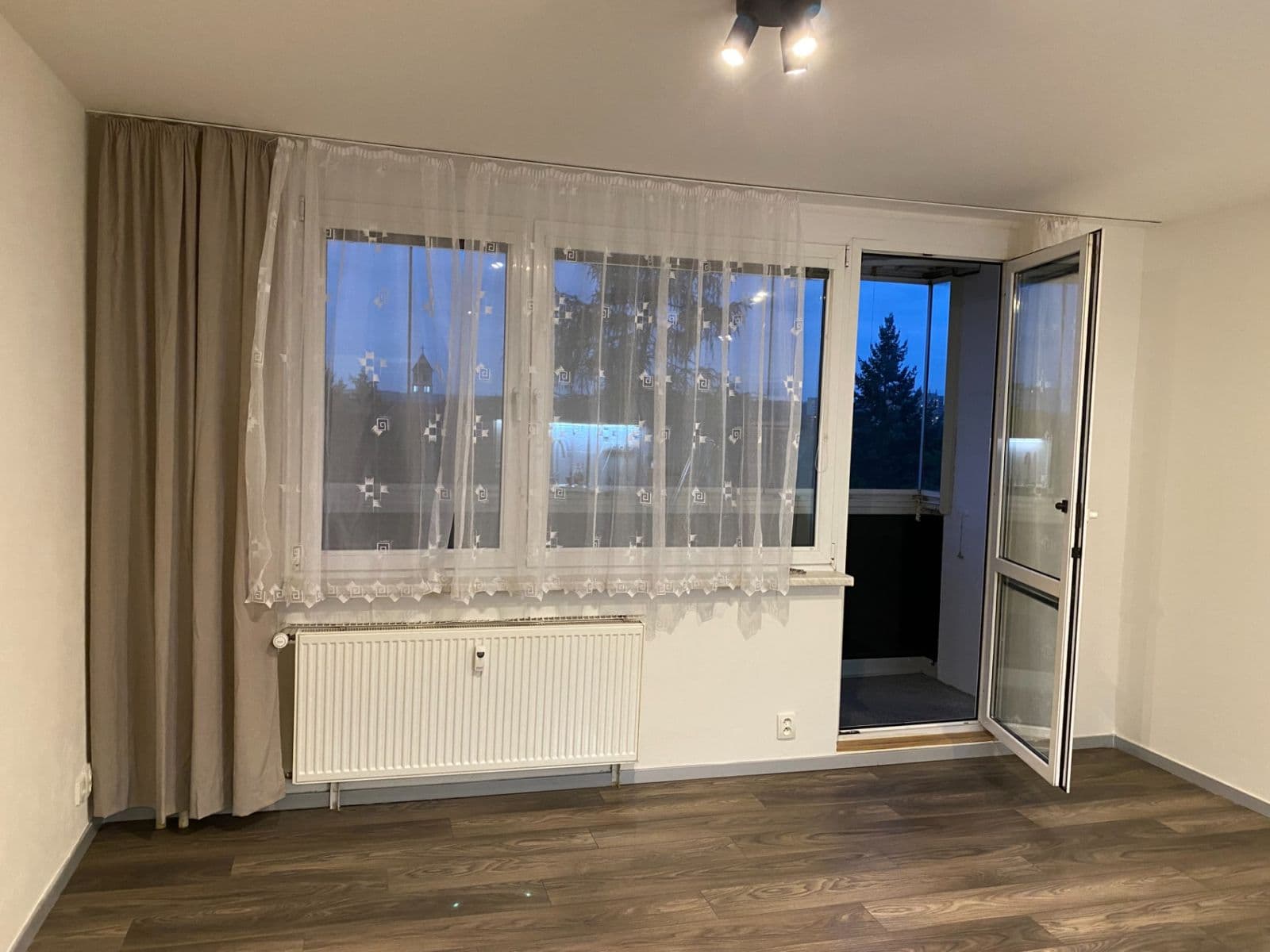 Prenájom bytu 1-izbový 30 m², Písnická, Praha, Praha Prenájom bytu 1-izbový 30 m², Písnická, Praha, Praha