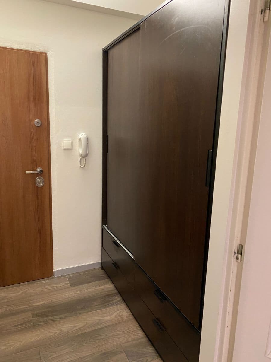 Prenájom bytu 1-izbový 30 m², Písnická, Praha, Praha Prenájom bytu 1-izbový 30 m², Písnická, Praha, Praha