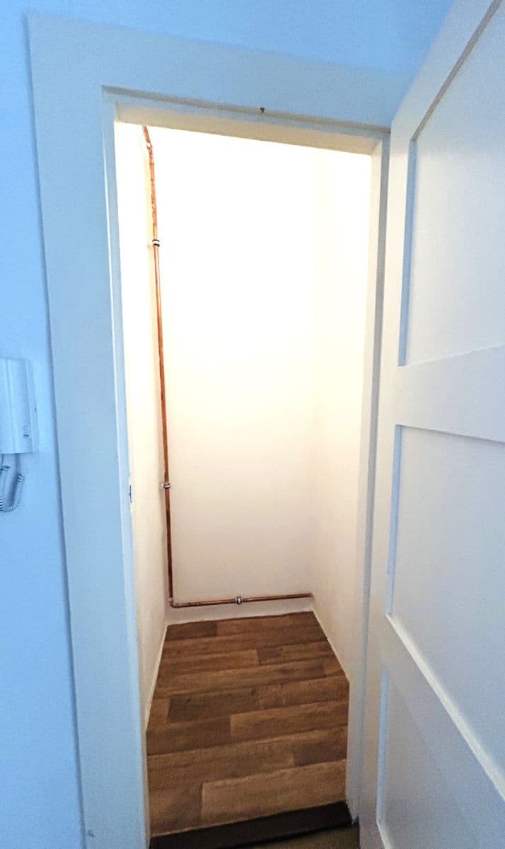 Prenájom bytu 2-izbový 45 m², Žerotínova, Praha, Praha Prenájom bytu 2-izbový 45 m², Žerotínova, Praha, Praha
