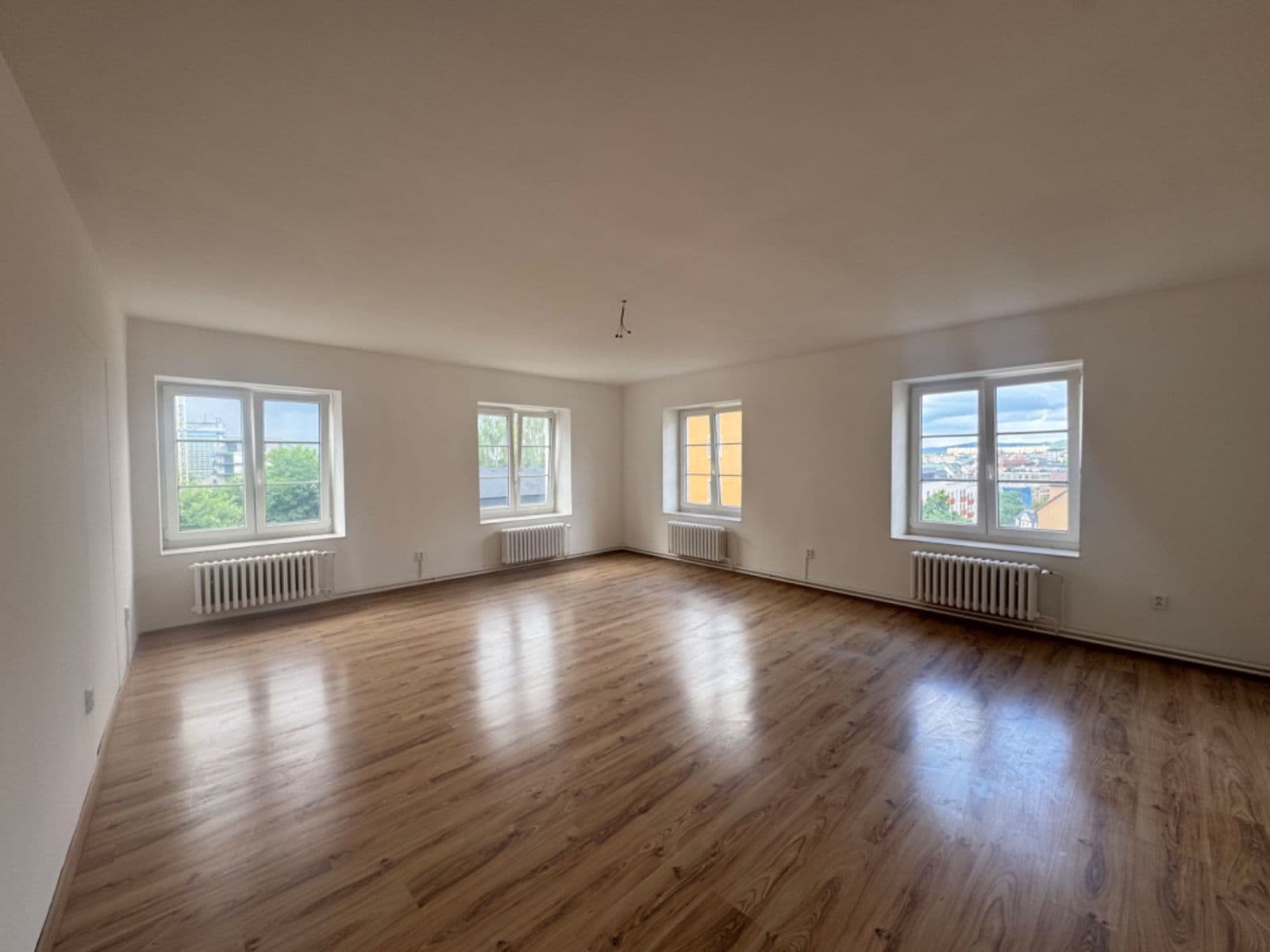 Prenájom bytu 1-izbový 58 m², Na Perštýně, Liberec, Liberecký kraj Prenájom bytu 1-izbový 58 m², Na Perštýně, Liberec, Liberecký kraj