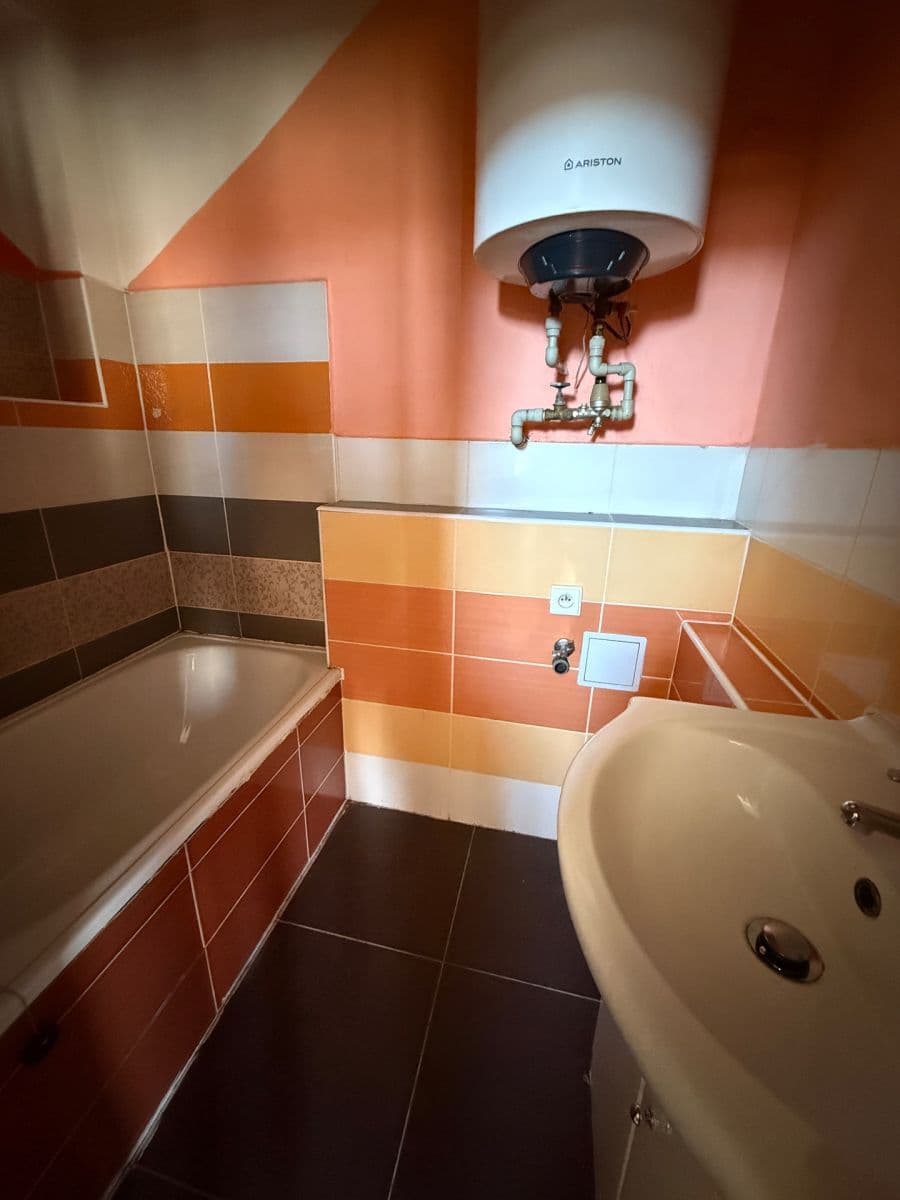 Prenájom bytu 1-izbový 49 m², Havířská, Teplice, Ústecký kraj Prenájom bytu 1-izbový 49 m², Havířská, Teplice, Ústecký kraj