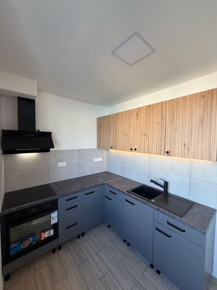 Prenájom bytu 1-izbový 41 m², Na Vyhaslém, Kladno, Středočeský kraj Prenájom bytu 1-izbový 41 m², Na Vyhaslém, Kladno, Středočeský kraj