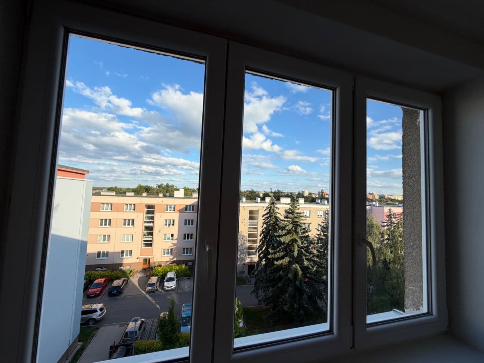 Prenájom bytu 1-izbový 41 m², Na Vyhaslém, Kladno, Středočeský kraj Prenájom bytu 1-izbový 41 m², Na Vyhaslém, Kladno, Středočeský kraj