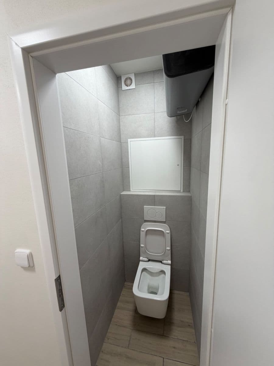 Prenájom bytu 1-izbový 41 m², Na Vyhaslém, Kladno, Středočeský kraj Prenájom bytu 1-izbový 41 m², Na Vyhaslém, Kladno, Středočeský kraj
