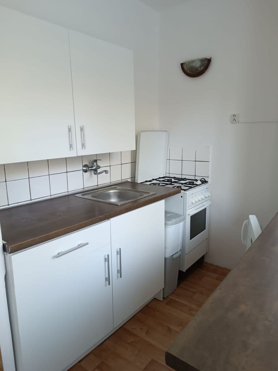 Prenájom bytu 1-izbový 29 m², Svojšovická, Praha, Praha Prenájom bytu 1-izbový 29 m², Svojšovická, Praha, Praha
