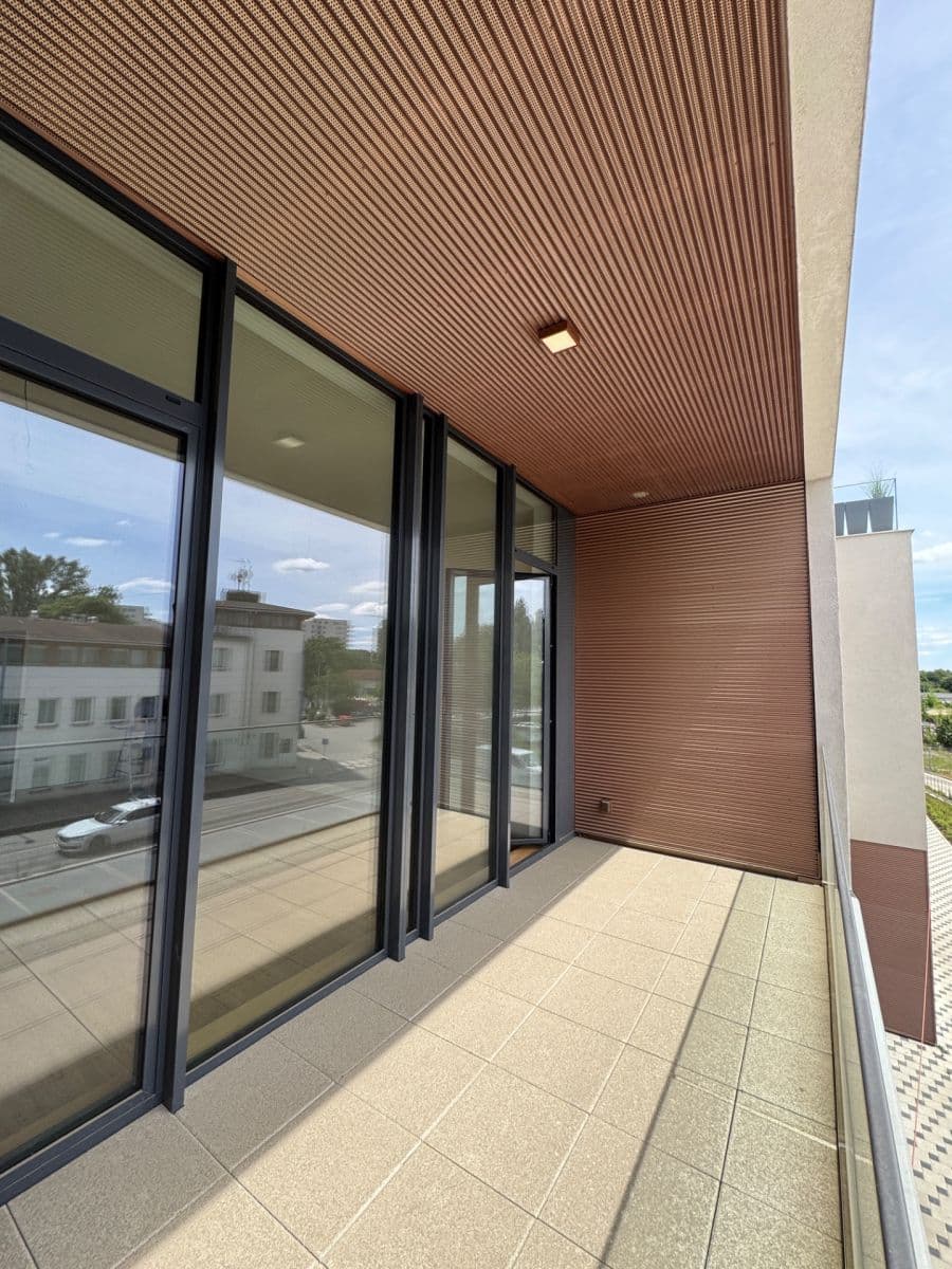 Prenájom bytu 1-izbový 50 m², Malešická, Praha, Praha Prenájom bytu 1-izbový 50 m², Malešická, Praha, Praha