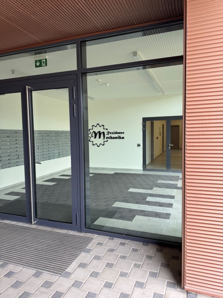 Prenájom bytu 1-izbový 50 m², Malešická, Praha, Praha Prenájom bytu 1-izbový 50 m², Malešická, Praha, Praha