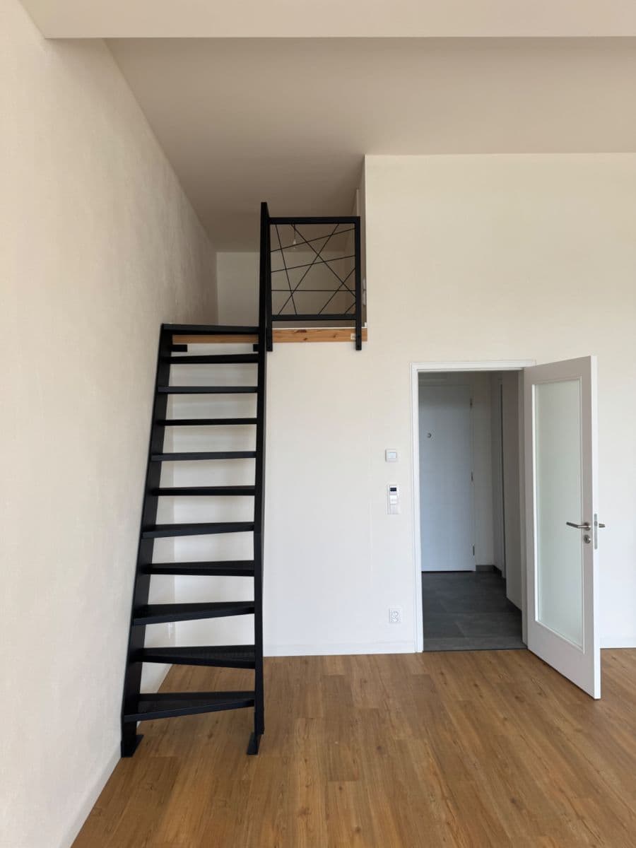 Prenájom bytu 2-izbový 50 m², Malešická, Praha, Praha Prenájom bytu 2-izbový 50 m², Malešická, Praha, Praha