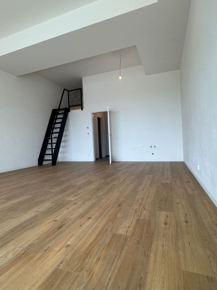 Prenájom bytu 2-izbový 50 m², Malešická, Praha, Praha Prenájom bytu 2-izbový 50 m², Malešická, Praha, Praha