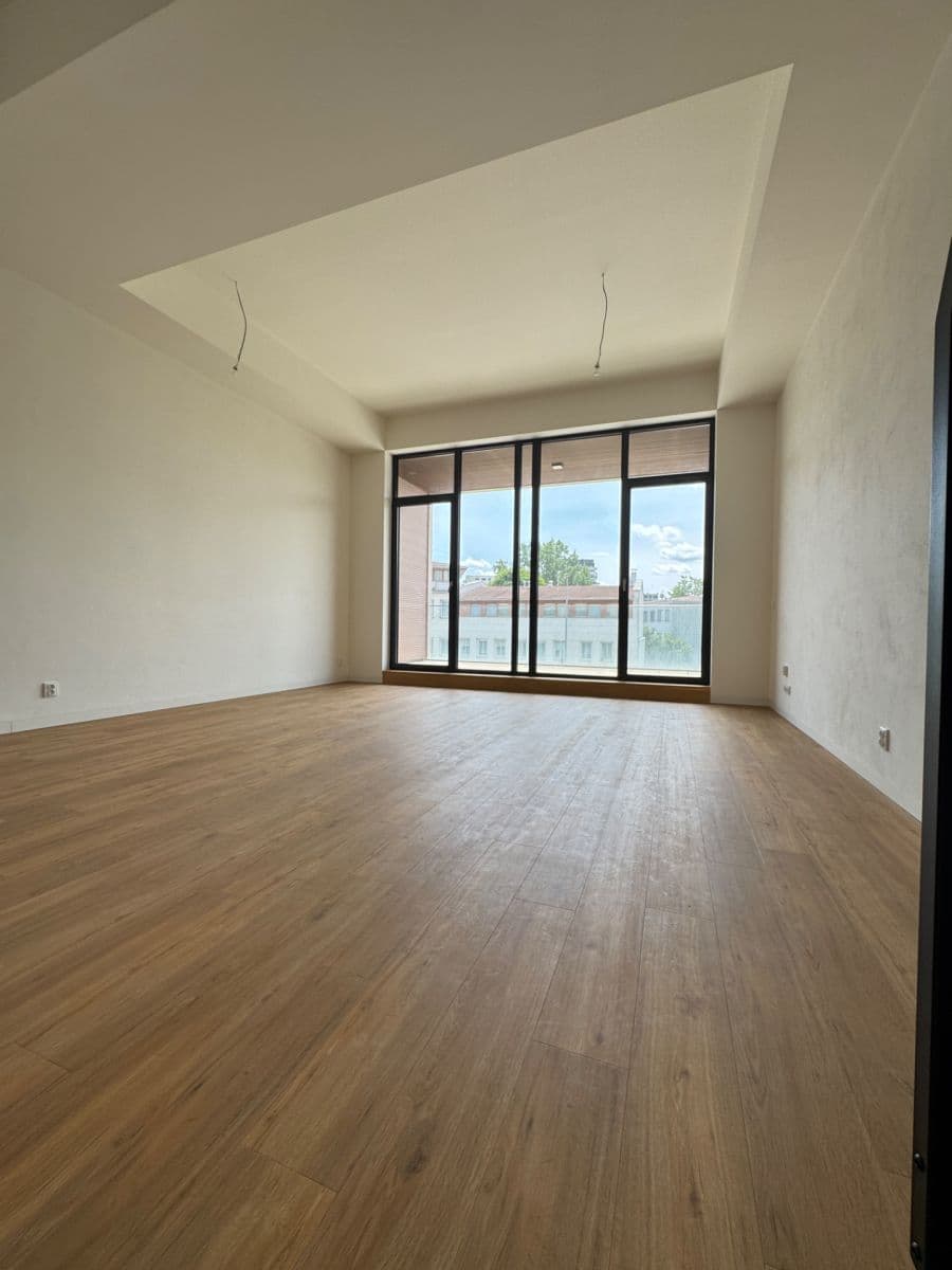 Prenájom bytu 2-izbový 50 m², Malešická, Praha, Praha Prenájom bytu 2-izbový 50 m², Malešická, Praha, Praha