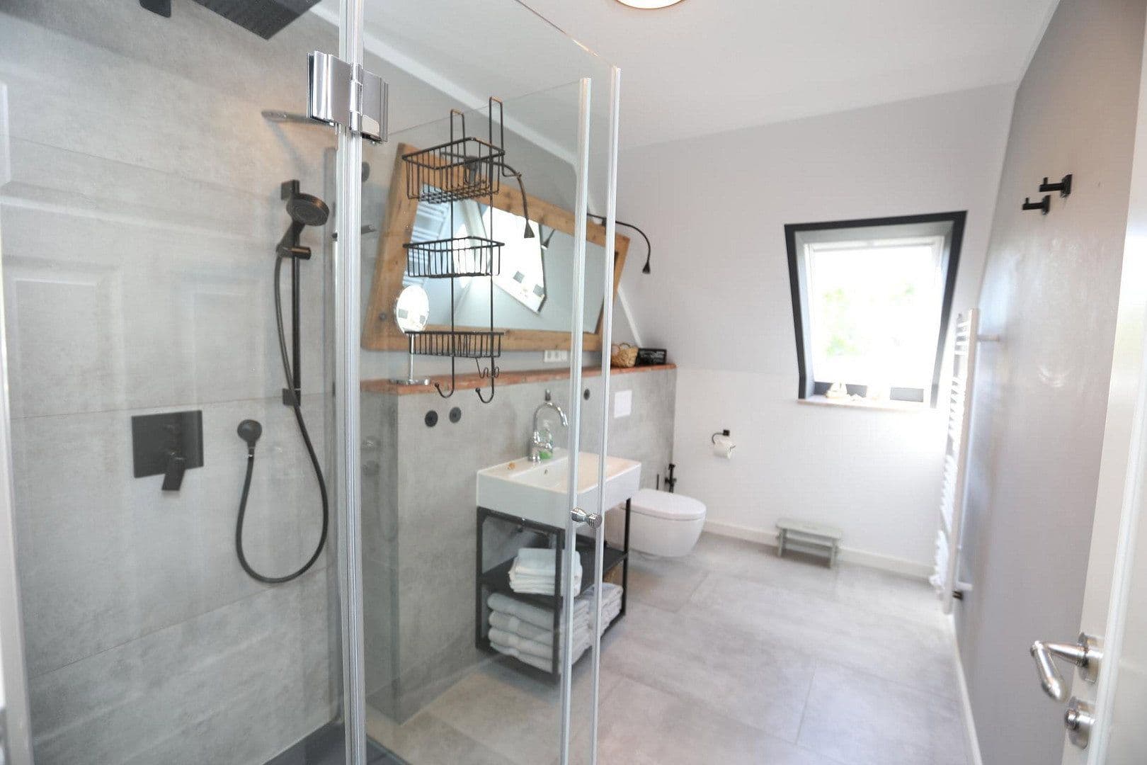 Predaj domu 180 m², pozemek 1.502 m², Aventoft, Šlezvicko-Holštajnsko Predaj domu 180 m², pozemek 1.502 m², Aventoft, Šlezvicko-Holštajnsko