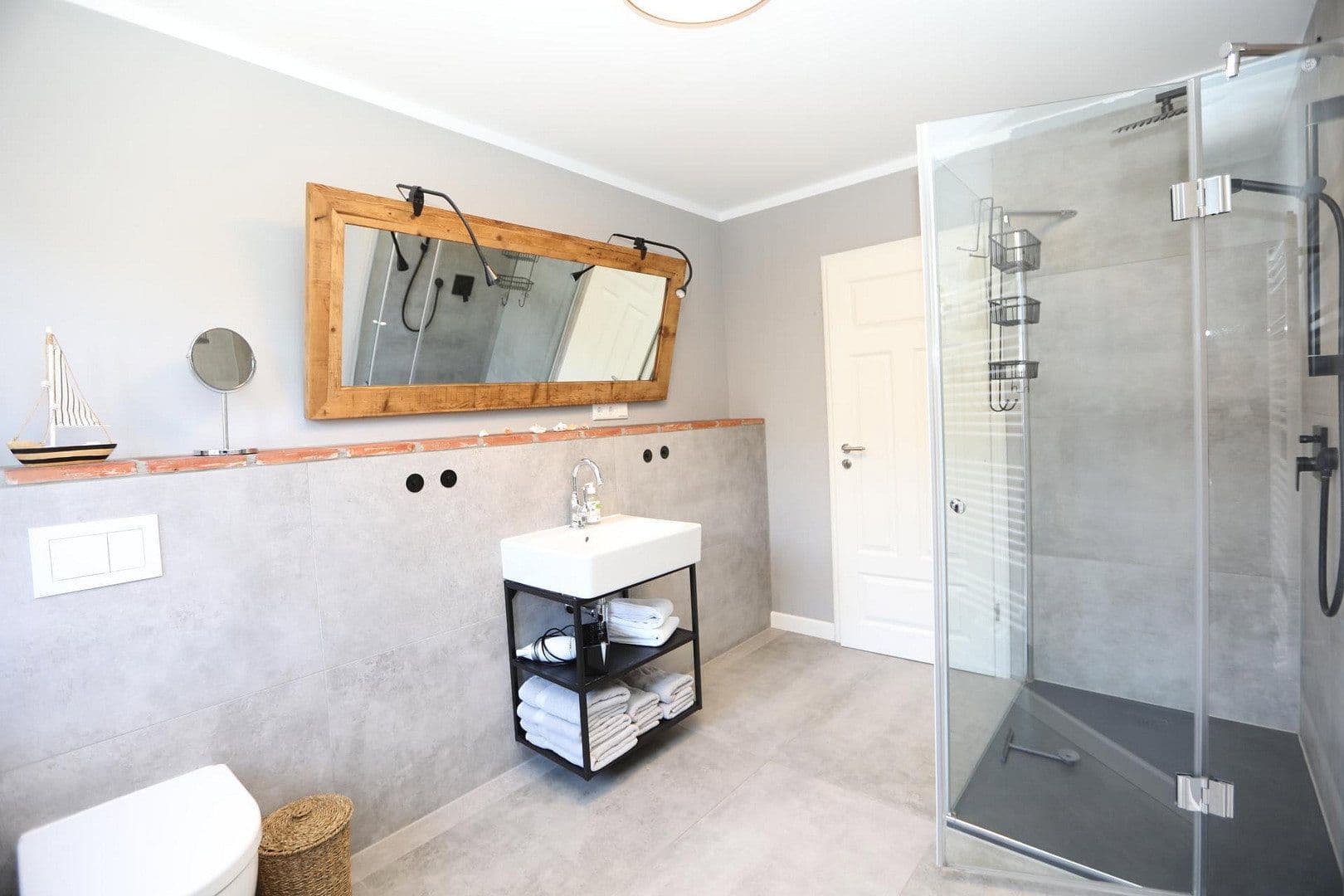 Predaj domu 180 m², pozemek 1.502 m², Aventoft, Šlezvicko-Holštajnsko Predaj domu 180 m², pozemek 1.502 m², Aventoft, Šlezvicko-Holštajnsko