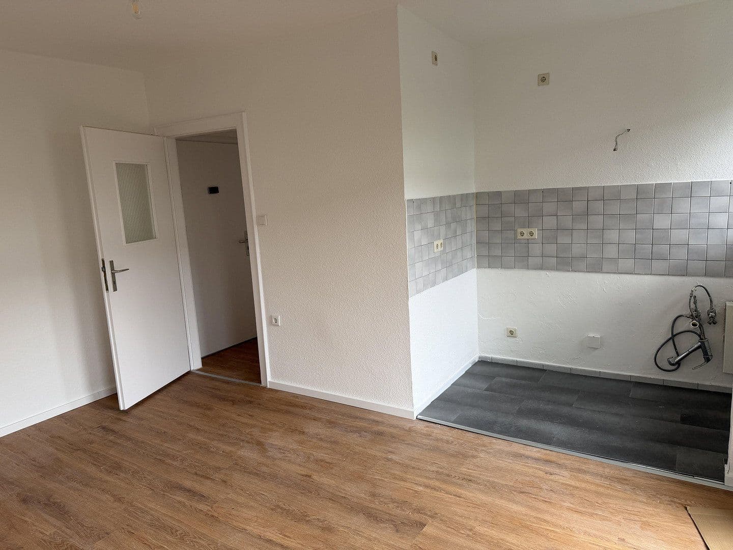 Prenájom bytu 2-izbový 40 m², Düsseldorf, Severné Porýnie - Westfálsko Prenájom bytu 2-izbový 40 m², Düsseldorf, Severné Porýnie - Westfálsko