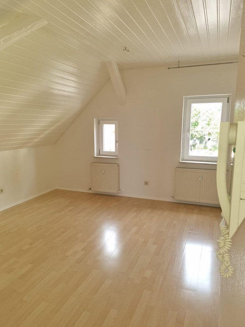 Prenájom bytu 3-izbový 76 m², Hauptstr. 17, Neuweiler, Bádensko-Wurttembersko Prenájom bytu 3-izbový 76 m², Hauptstr. 17, Neuweiler, Bádensko-Wurttembersko