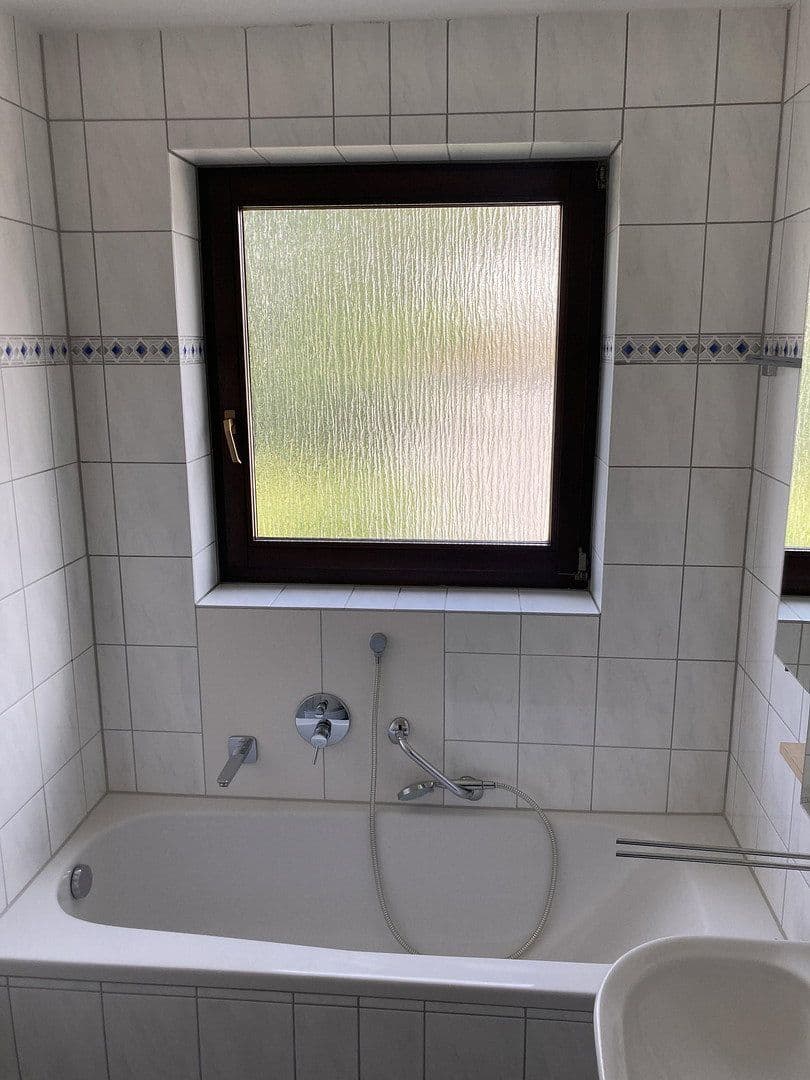 Prenájom bytu 3-izbový 90 m², Bruchsal, Bádensko-Wurttembersko Prenájom bytu 3-izbový 90 m², Bruchsal, Bádensko-Wurttembersko