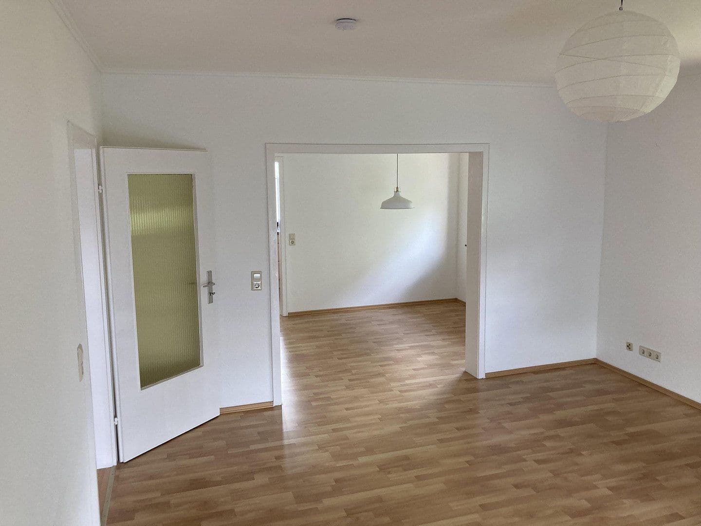 Prenájom bytu 3-izbový 90 m², Bruchsal, Bádensko-Wurttembersko Prenájom bytu 3-izbový 90 m², Bruchsal, Bádensko-Wurttembersko