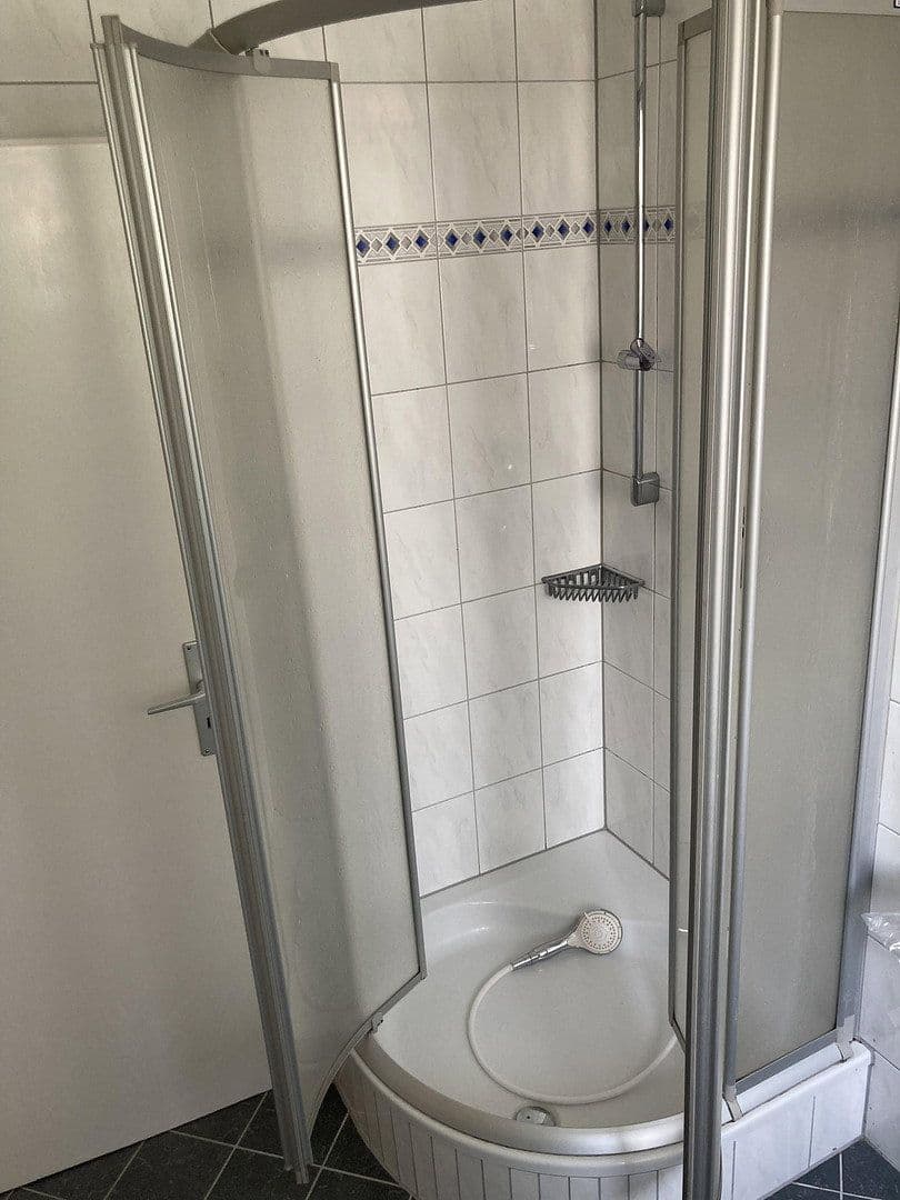 Prenájom bytu 3-izbový 90 m², Bruchsal, Bádensko-Wurttembersko Prenájom bytu 3-izbový 90 m², Bruchsal, Bádensko-Wurttembersko