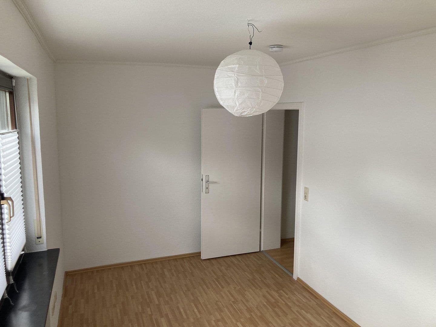 Prenájom bytu 3-izbový 90 m², Bruchsal, Bádensko-Wurttembersko Prenájom bytu 3-izbový 90 m², Bruchsal, Bádensko-Wurttembersko