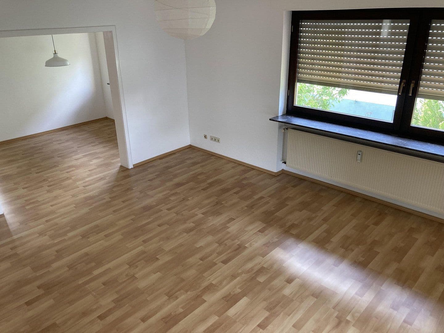 Prenájom bytu 3-izbový 90 m², Bruchsal, Bádensko-Wurttembersko Prenájom bytu 3-izbový 90 m², Bruchsal, Bádensko-Wurttembersko