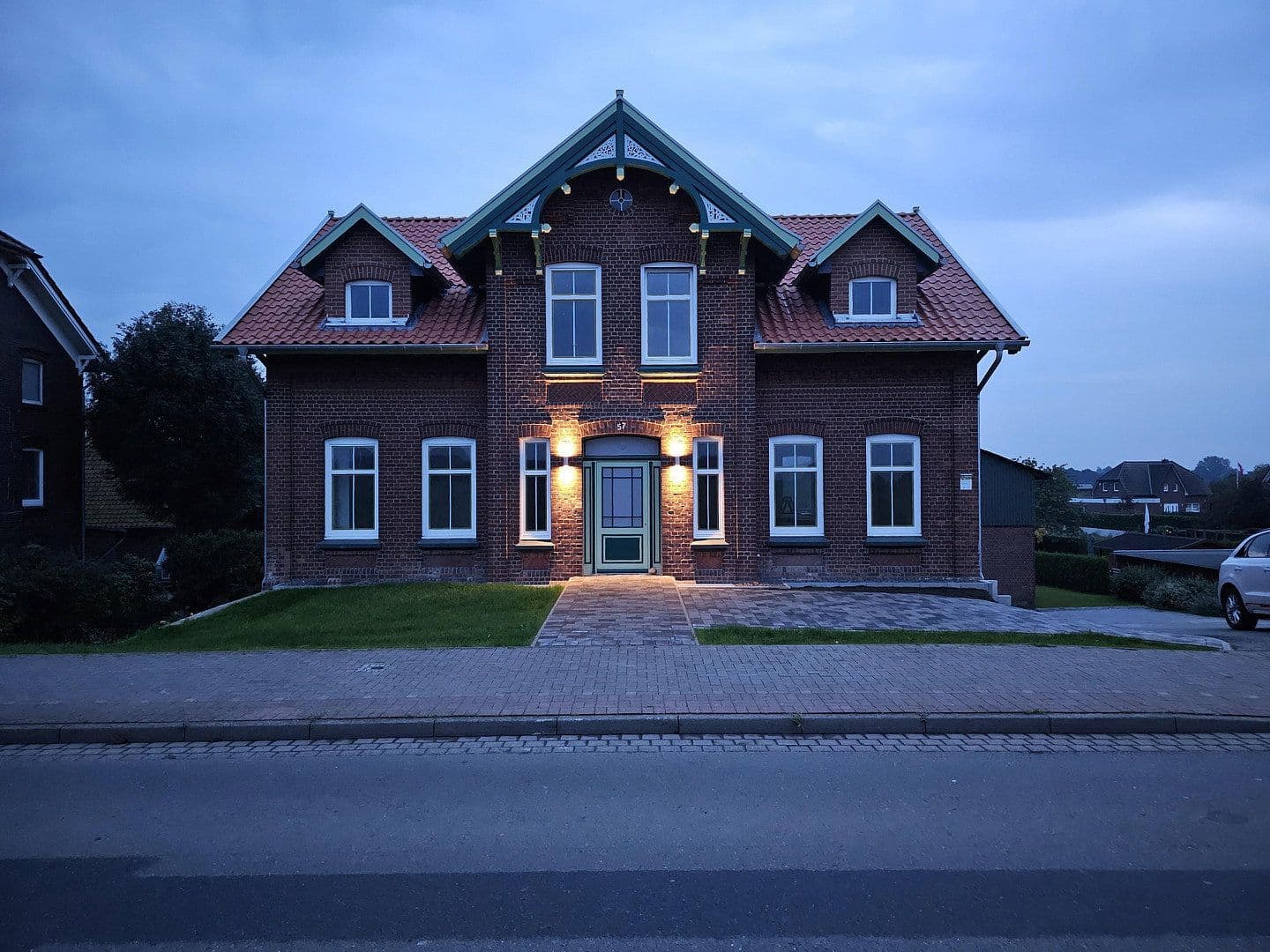 Prenájom bytu 3-izbový 108 m², Hoopter Elbdeich 57, Winsen (Luhe), Dolné Sasko Prenájom bytu 3-izbový 108 m², Hoopter Elbdeich 57, Winsen (Luhe), Dolné Sasko
