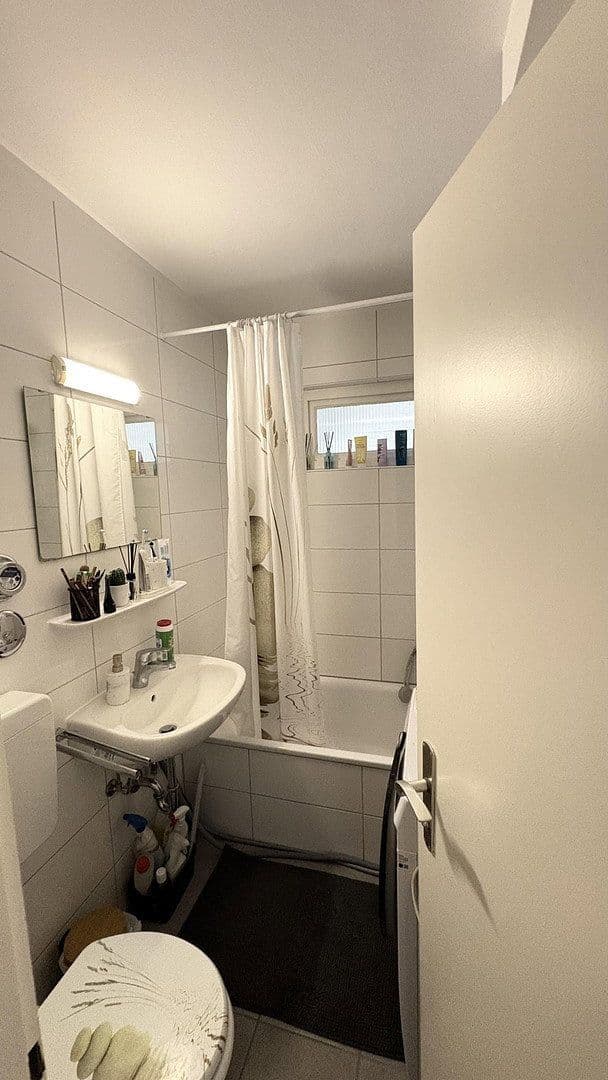Prenájom bytu 1-izbový 30 m², Moosacher Straße 5, München, Bavorsko Prenájom bytu 1-izbový 30 m², Moosacher Straße 5, München, Bavorsko