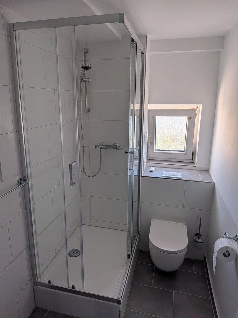 Prenájom bytu 5-izbový 83 m², Zeppelinstraße 42, Mannheim, Bádensko-Wurttembersko Prenájom bytu 5-izbový 83 m², Zeppelinstraße 42, Mannheim, Bádensko-Wurttembersko