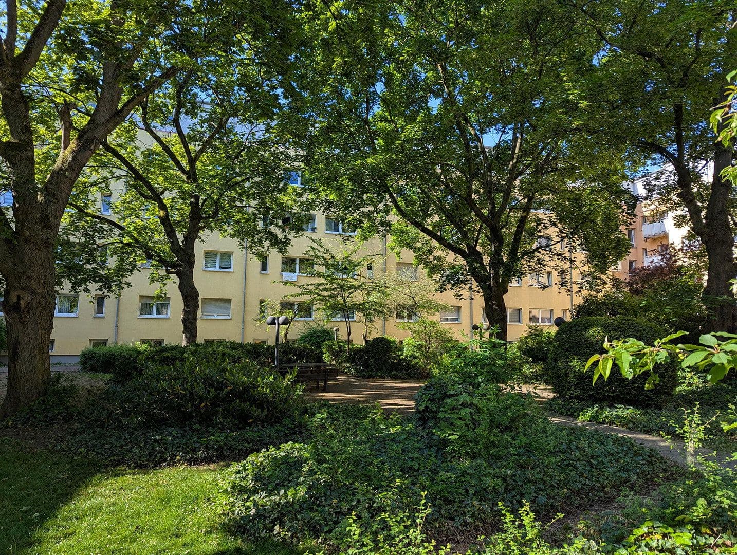 Prenájom bytu 5-izbový 83 m², Zeppelinstraße 42, Mannheim, Bádensko-Wurttembersko Prenájom bytu 5-izbový 83 m², Zeppelinstraße 42, Mannheim, Bádensko-Wurttembersko