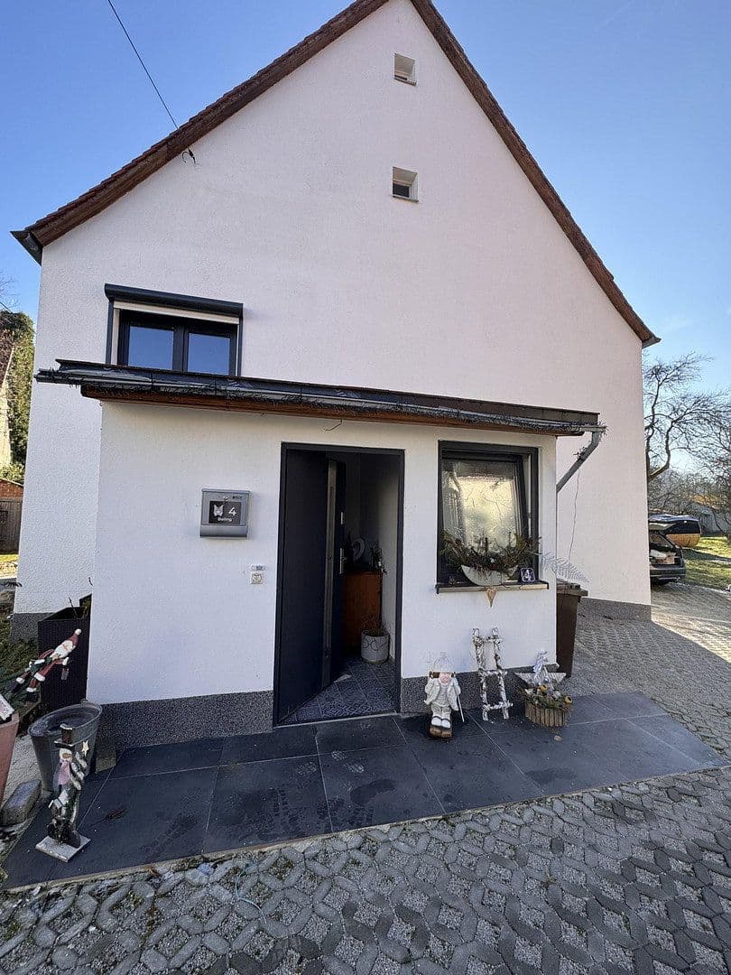 Predaj domu 139 m², pozemek 916 m², Wappeltshofen 4, Altdorf bei Nürnberg, Bavorsko Predaj domu 139 m², pozemek 916 m², Wappeltshofen 4, Altdorf bei Nürnberg, Bavorsko