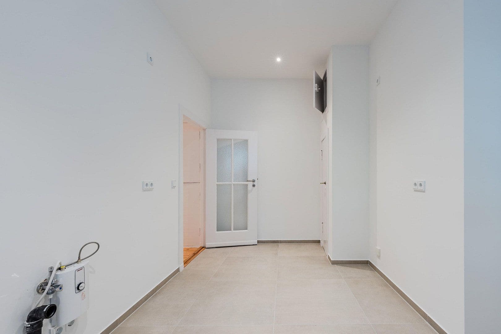 Predaj bytu 4-izbový 128 m², Düsseldorfer Str. 34, Berlin, Berlín Predaj bytu 4-izbový 128 m², Düsseldorfer Str. 34, Berlin, Berlín