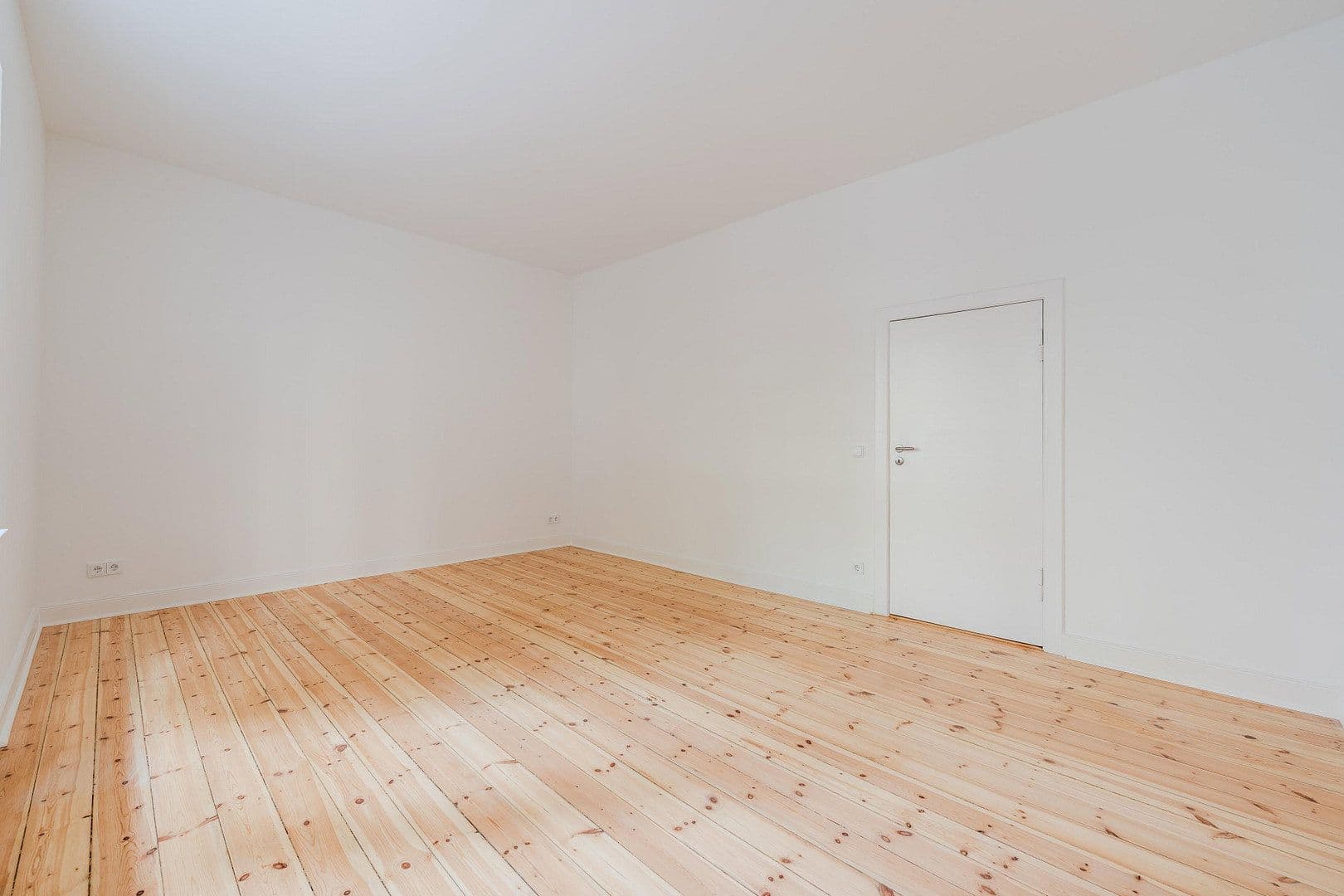 Predaj bytu 4-izbový 128 m², Düsseldorfer Str. 34, Berlin, Berlín Predaj bytu 4-izbový 128 m², Düsseldorfer Str. 34, Berlin, Berlín
