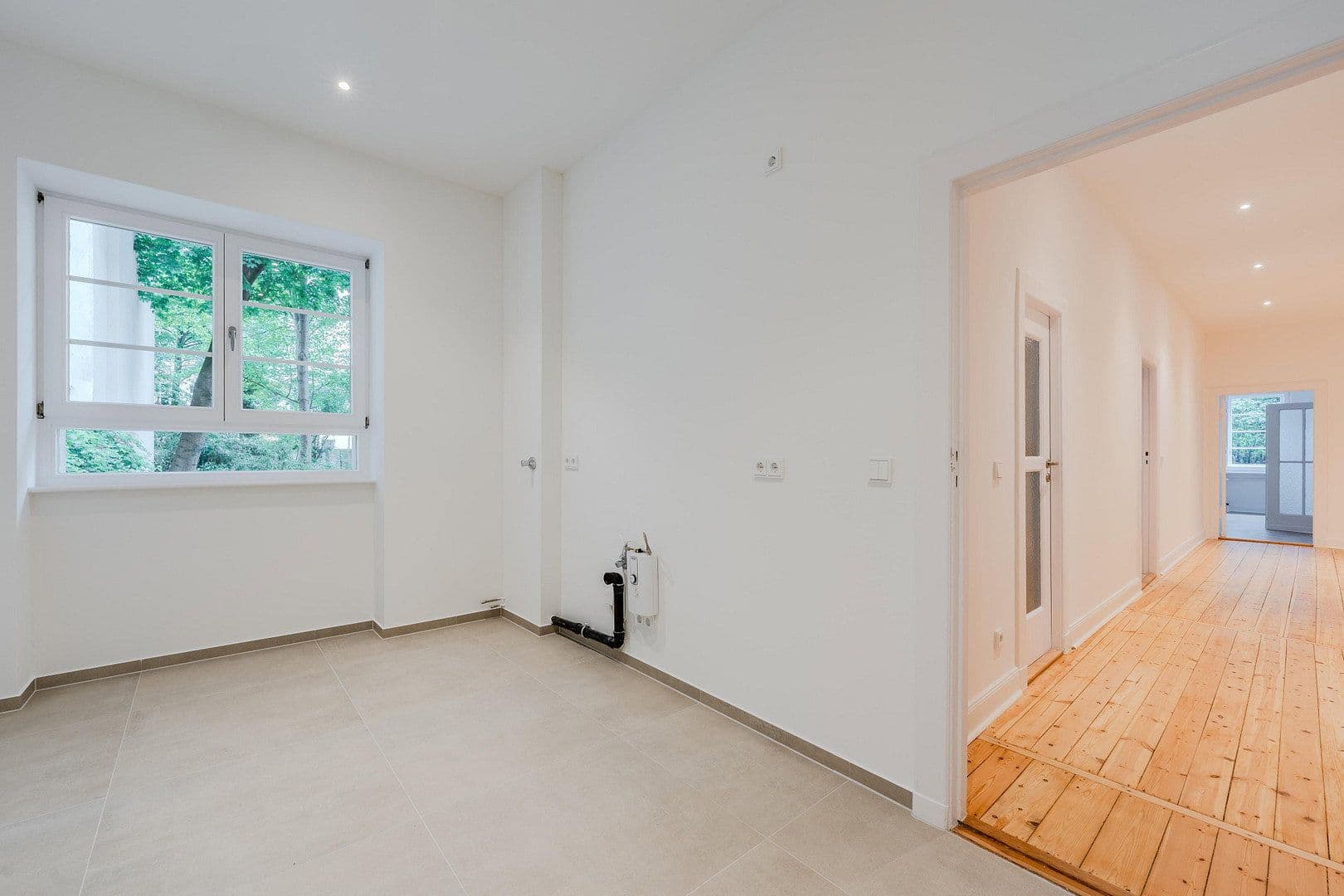 Predaj bytu 4-izbový 128 m², Düsseldorfer Str. 34, Berlin, Berlín Predaj bytu 4-izbový 128 m², Düsseldorfer Str. 34, Berlin, Berlín