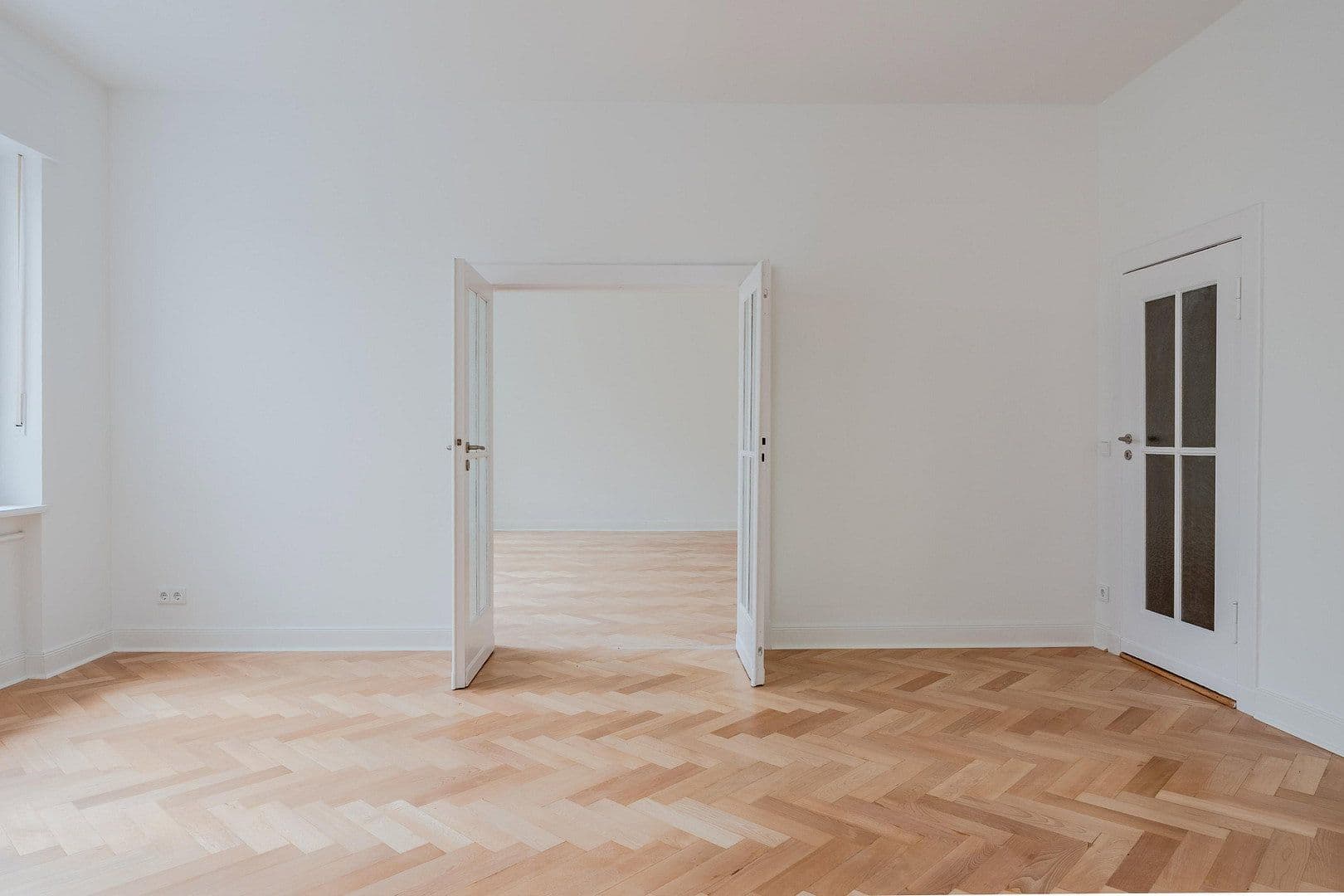 Predaj bytu 4-izbový 128 m², Düsseldorfer Str. 34, Berlin, Berlín Predaj bytu 4-izbový 128 m², Düsseldorfer Str. 34, Berlin, Berlín