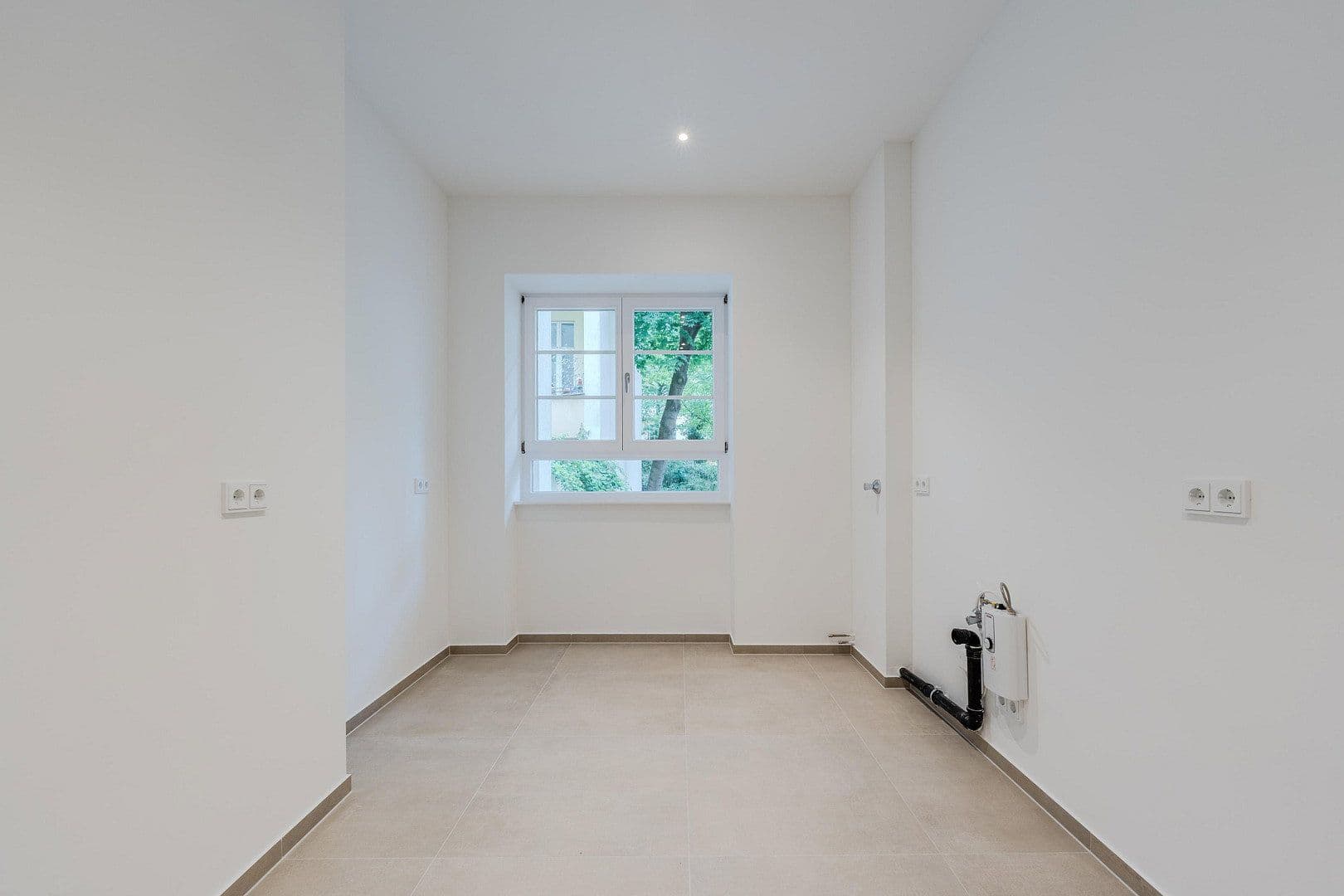 Predaj bytu 4-izbový 128 m², Düsseldorfer Str. 34, Berlin, Berlín Predaj bytu 4-izbový 128 m², Düsseldorfer Str. 34, Berlin, Berlín