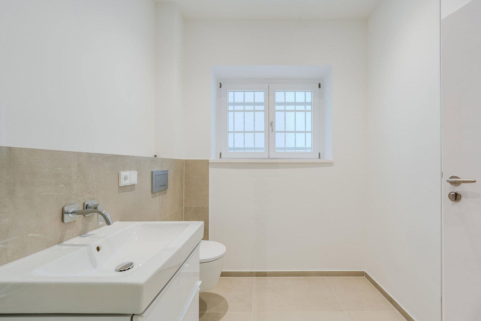 Predaj bytu 4-izbový 128 m², Düsseldorfer Str. 34, Berlin, Berlín Predaj bytu 4-izbový 128 m², Düsseldorfer Str. 34, Berlin, Berlín