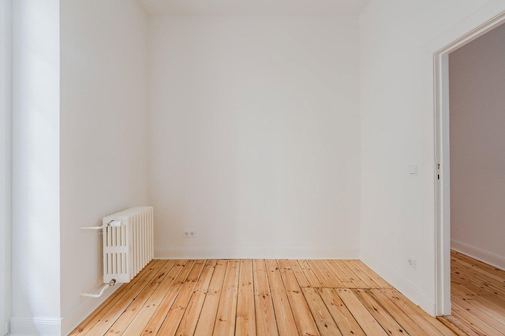 Predaj bytu 4-izbový 128 m², Düsseldorfer Str. 34, Berlin, Berlín Predaj bytu 4-izbový 128 m², Düsseldorfer Str. 34, Berlin, Berlín