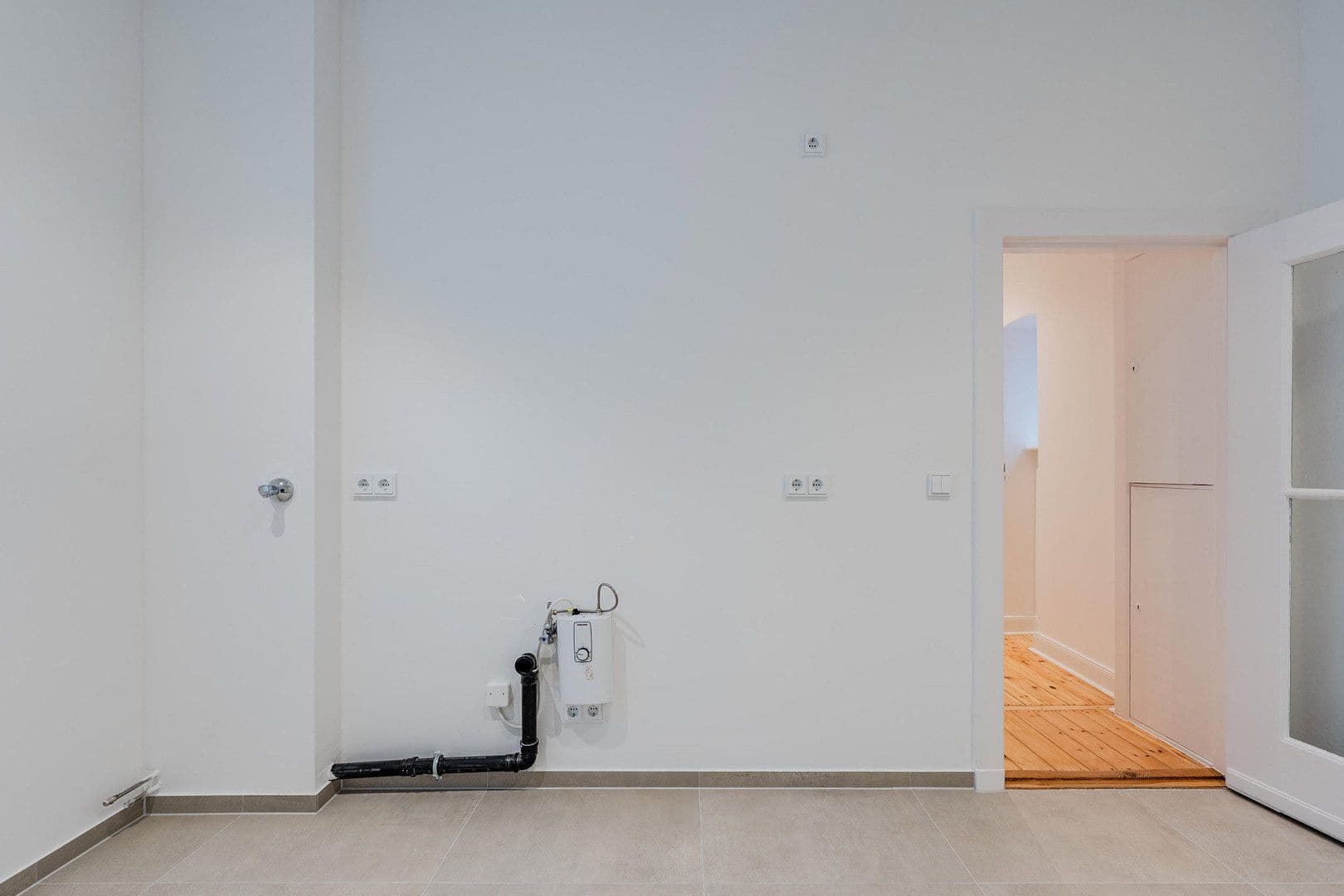 Predaj bytu 4-izbový 128 m², Düsseldorfer Str. 34, Berlin, Berlín Predaj bytu 4-izbový 128 m², Düsseldorfer Str. 34, Berlin, Berlín