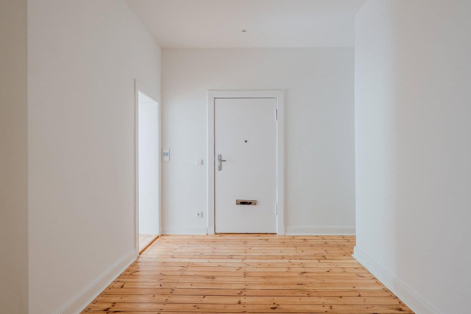 Predaj bytu 4-izbový 128 m², Düsseldorfer Str. 34, Berlin, Berlín Predaj bytu 4-izbový 128 m², Düsseldorfer Str. 34, Berlin, Berlín