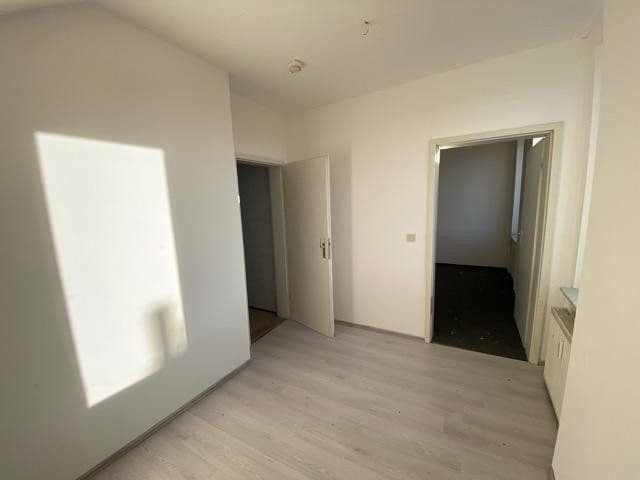 Prenájom bytu 4-izbový 110 m², Eisfelder Straße 34, Neustadt bei Coburg, Bavorsko Prenájom bytu 4-izbový 110 m², Eisfelder Straße 34, Neustadt bei Coburg, Bavorsko