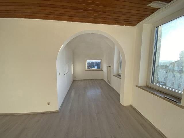 Prenájom bytu 4-izbový 110 m², Eisfelder Straße 34, Neustadt bei Coburg, Bavorsko Prenájom bytu 4-izbový 110 m², Eisfelder Straße 34, Neustadt bei Coburg, Bavorsko