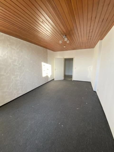 Prenájom bytu 4-izbový 110 m², Eisfelder Straße 34, Neustadt bei Coburg, Bavorsko Prenájom bytu 4-izbový 110 m², Eisfelder Straße 34, Neustadt bei Coburg, Bavorsko