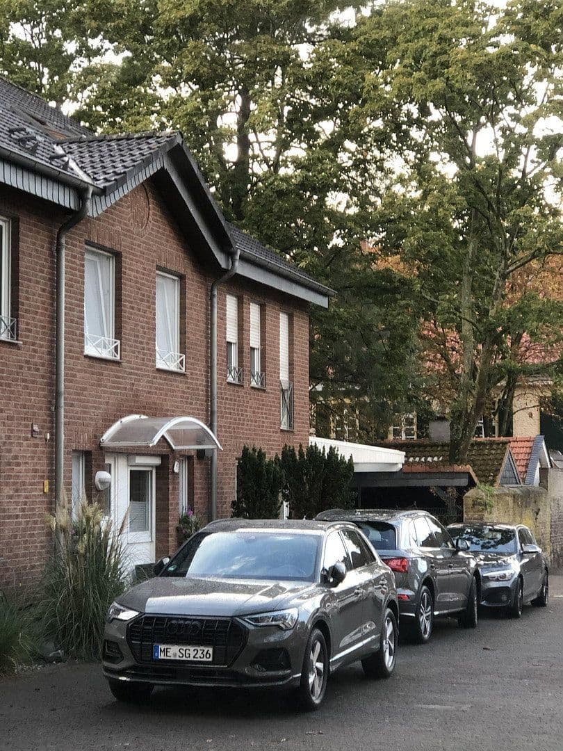 Prenájom domu 133 m², pozemek 260 m², Monheim am Rhein, Severné Porýnie - Westfálsko Prenájom domu 133 m², pozemek 260 m², Monheim am Rhein, Severné Porýnie - Westfálsko